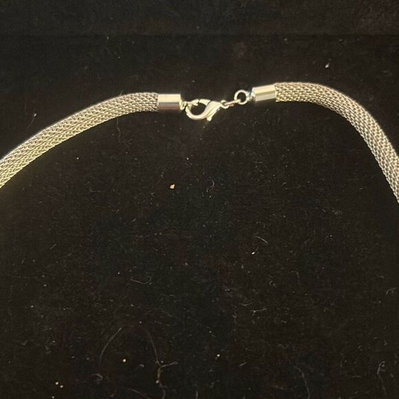 Silver-tone Rolled Mesh 18” Chain with Lobster Claw Clasp. - Picture 2 of 6